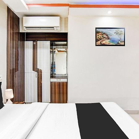 כלכותה Super Hotel O Tagore Park Ruby Road מראה חיצוני תמונה