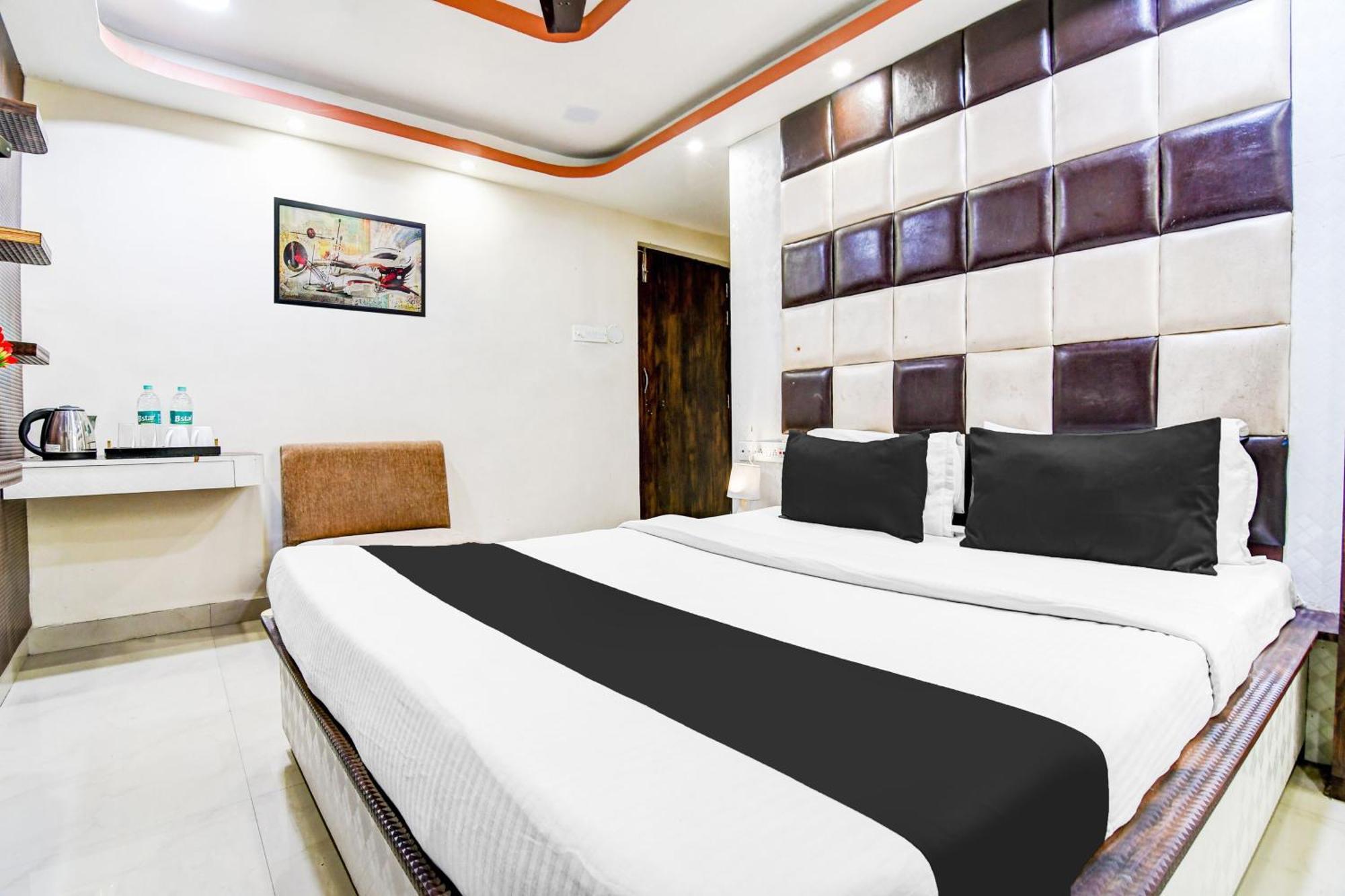 כלכותה Super Hotel O Tagore Park Ruby Road מראה חיצוני תמונה