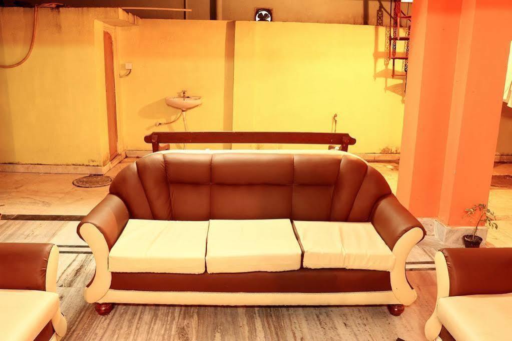 כלכותה Super Hotel O Tagore Park Ruby Road מראה חיצוני תמונה
