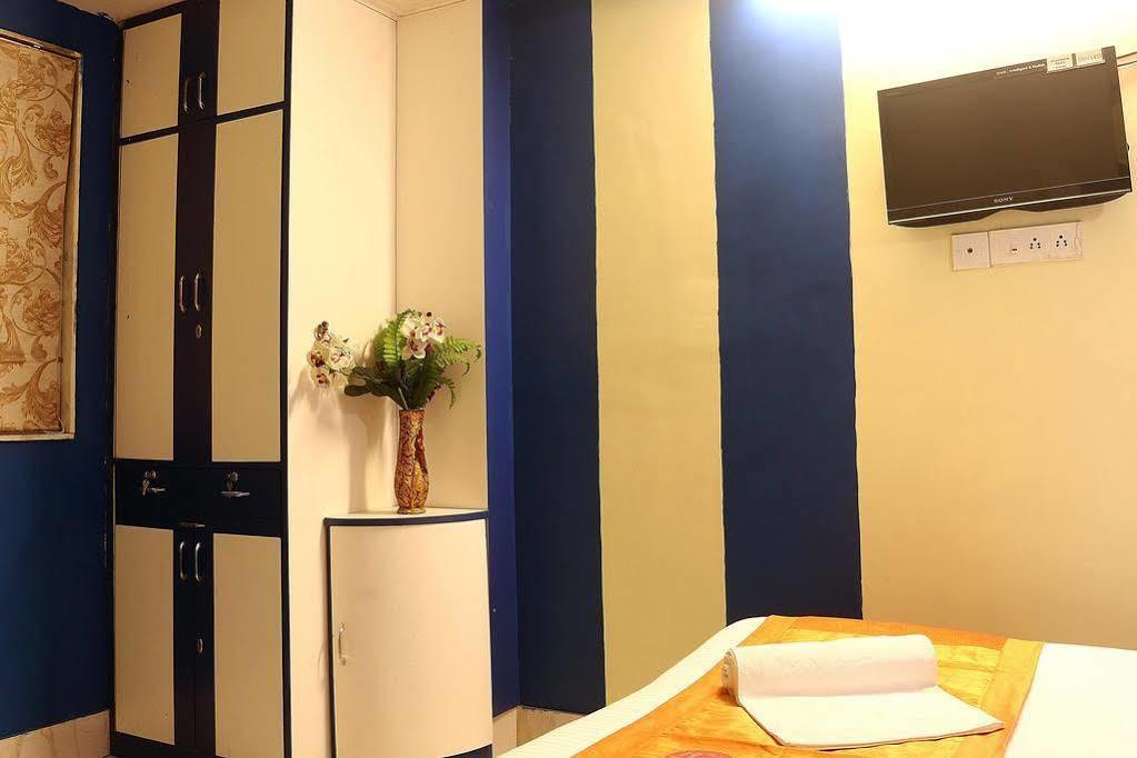 כלכותה Super Hotel O Tagore Park Ruby Road מראה חיצוני תמונה