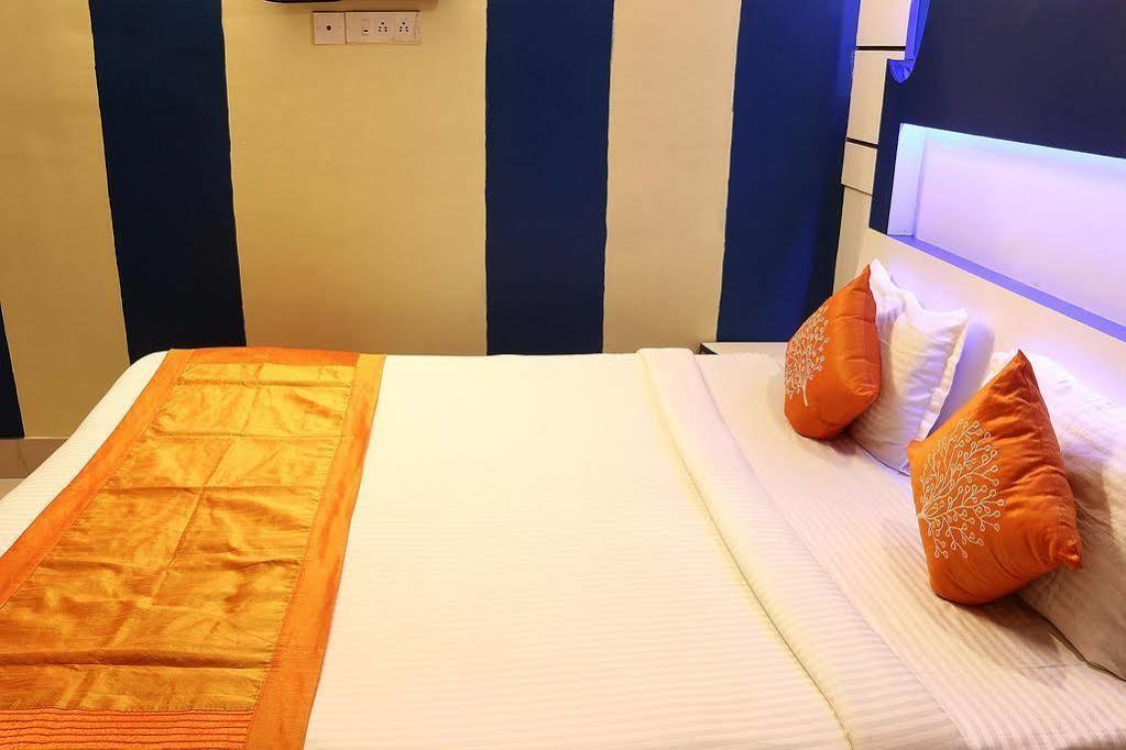 כלכותה Super Hotel O Tagore Park Ruby Road מראה חיצוני תמונה